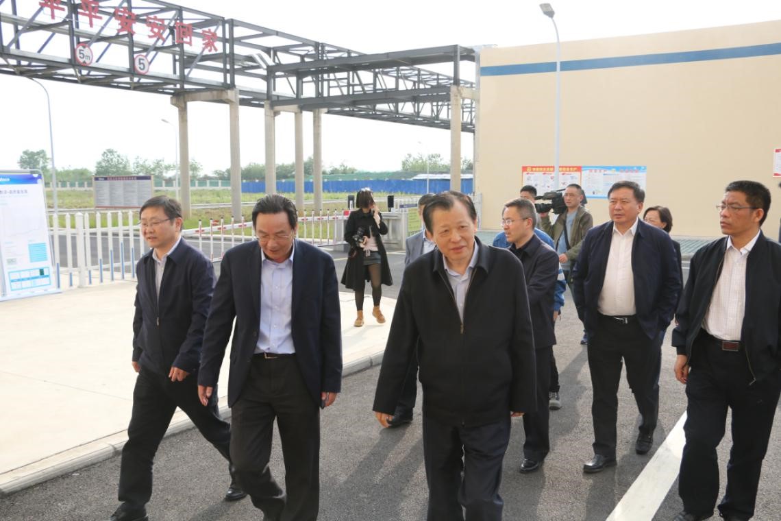 國家應(yīng)急部副部長劉偉調(diào)研南大光電(圖1) 國家應(yīng)急部副部長劉偉調(diào)研南大光電(圖1)